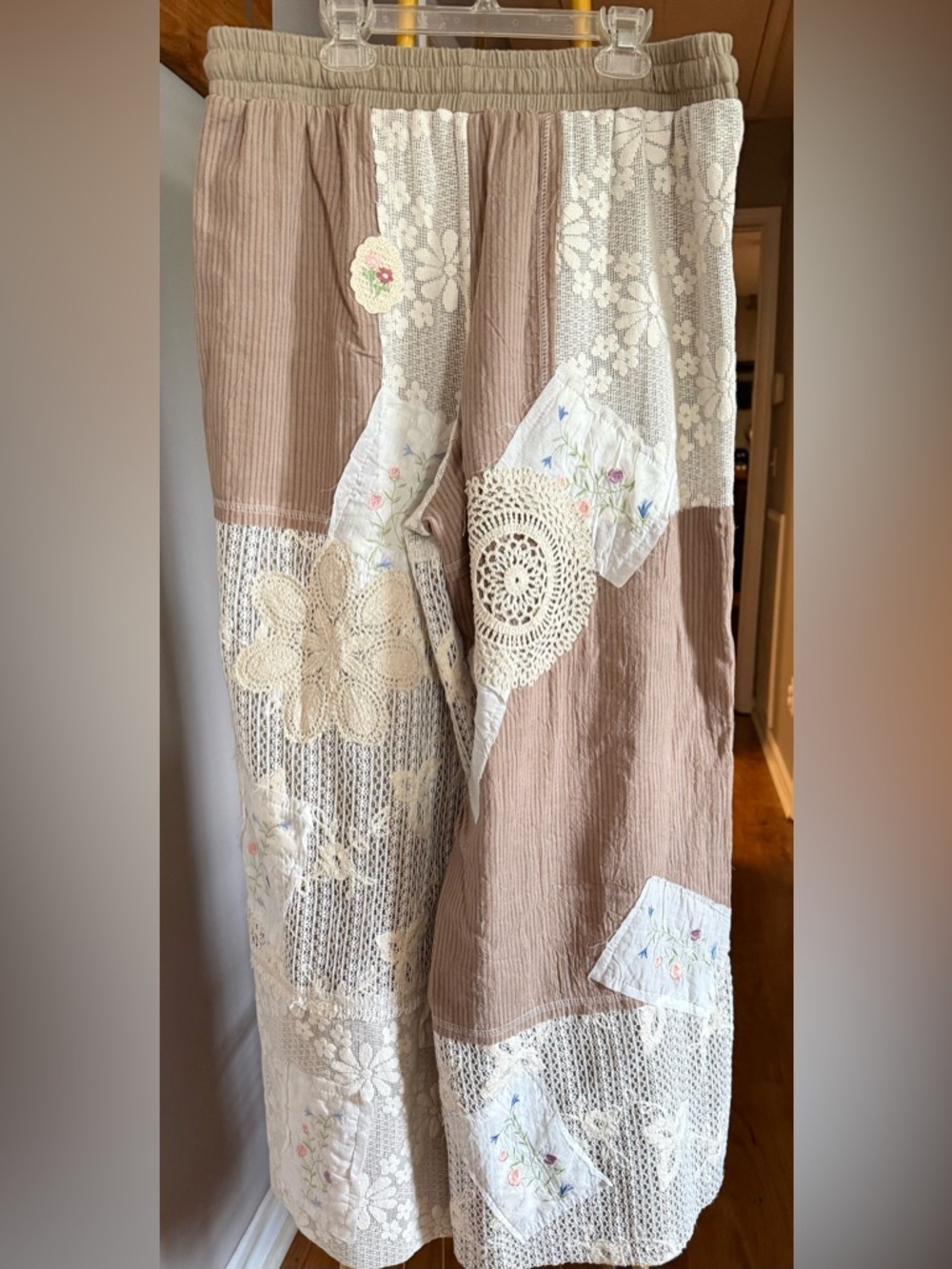 POL Floral Embroidered Wide Leg Crochet Lace Patchwork Pants - Picture 2 of 6